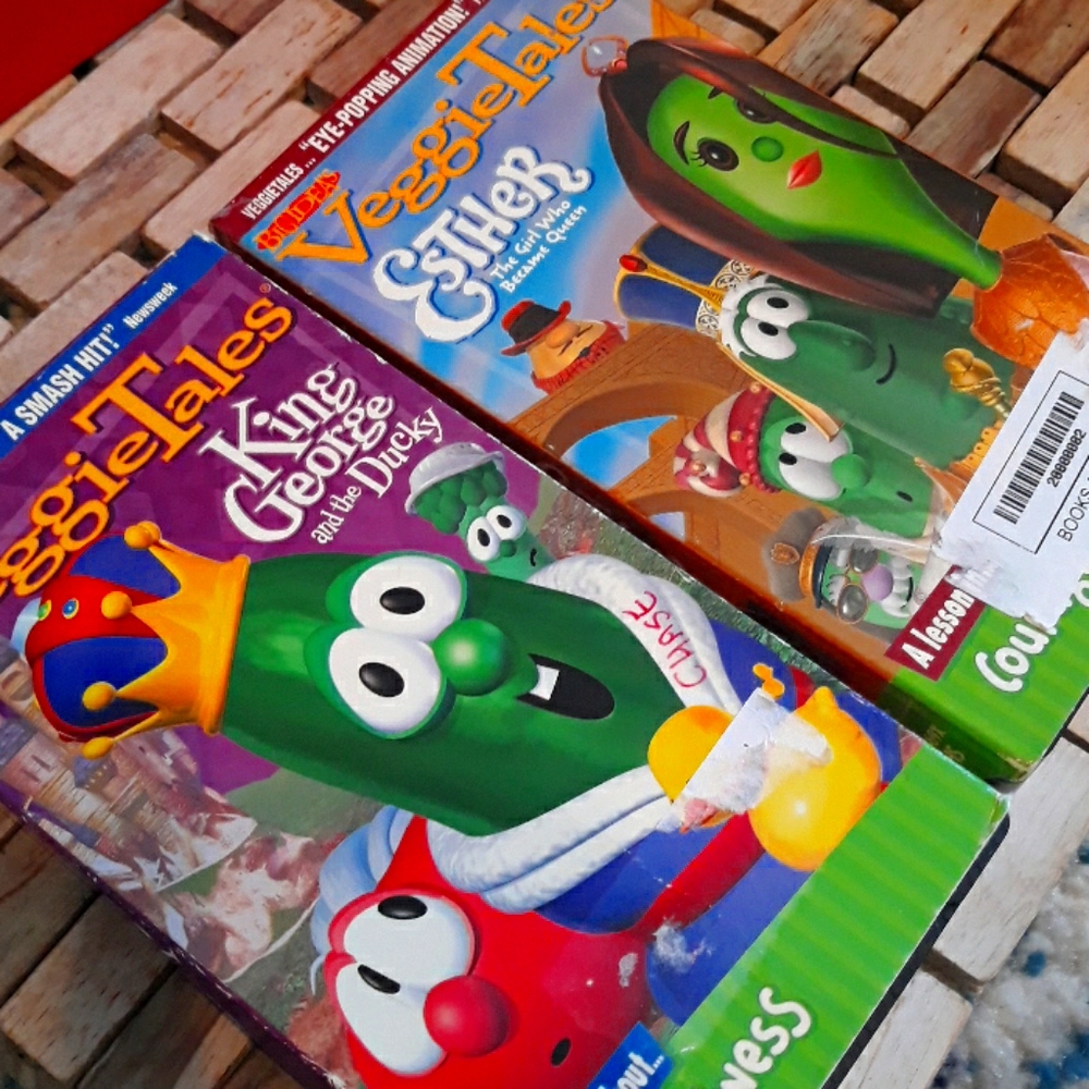 VeggieTales King George and the ducky, Esther the